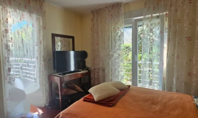 Недвижимость Трёхкомнатная квартира, Центр: 9