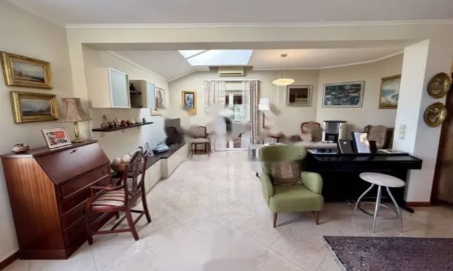 Недвижимость Трехкомнатная квартира центр: 4