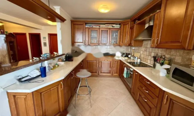 Недвижимость Трехкомнатная квартира центр: 6