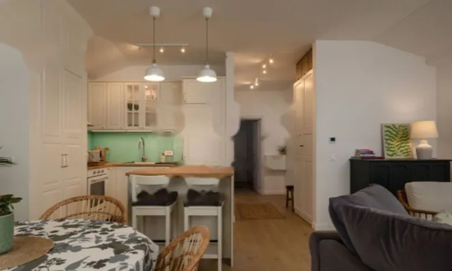 Недвижимость Двухкомнатная квартира в центре: 4