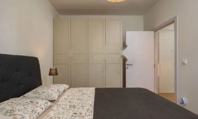 Недвижимость Двухкомнатная квартира в центре: 10