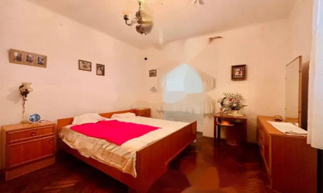 Недвижимость Двухкомнатная квартира, Центр: 3