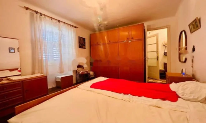 Недвижимость Двухкомнатная квартира, Центр: 4