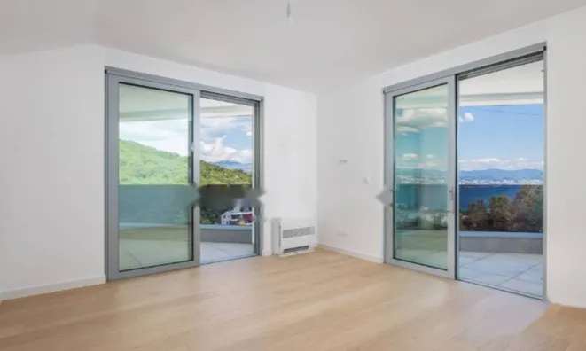 Недвижимость Четырехкомнатная квартира в Центре, Опатия: 22