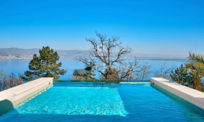 Недвижимость Четырехкомнатная квартира, Центр, Опатия: 5