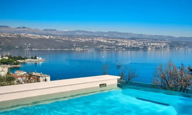 Недвижимость Четырехкомнатная квартира, Центр, Опатия: 6