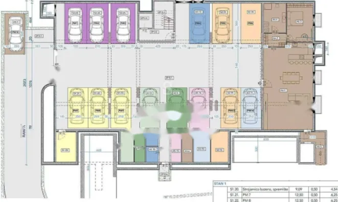 Недвижимость Четырехкомнатная квартира, Центр, Опатия: 8