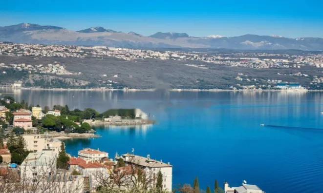 Недвижимость Четырехкомнатная квартира, Центр, Опатия: 9