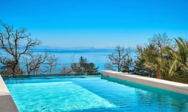 Недвижимость Четырехкомнатная квартира, Центр, Опатия: 10