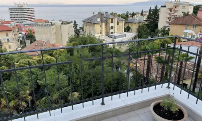 Недвижимость Четырёхкомнатная квартира в центре Опатии: 17