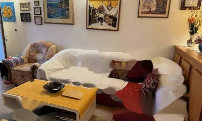 Недвижимость Трехкомнатная квартира, Центр: 4