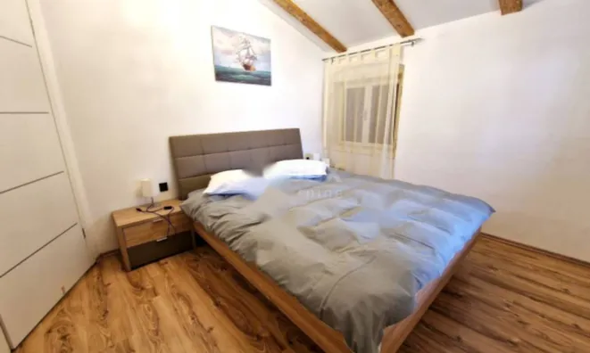 Недвижимость Трехкомнатная квартира, Центр: 5