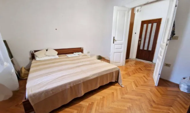 Недвижимость Трехкомнатная квартира, Центр: 8