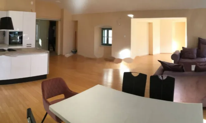 Недвижимость Трехкомнатная квартира в центре: 7