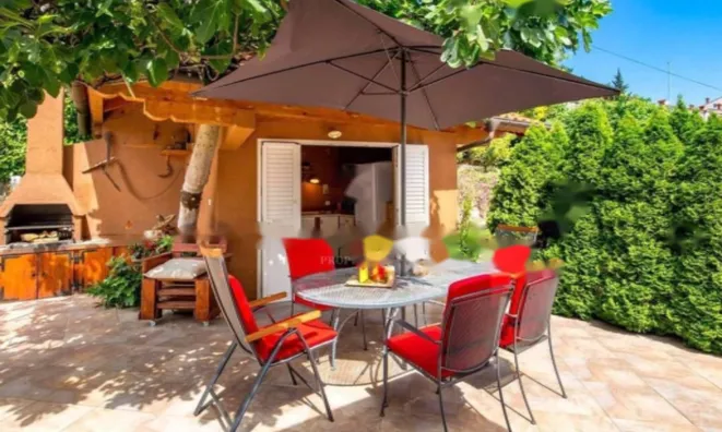 Недвижимость Четырехкомнатная квартира: 6