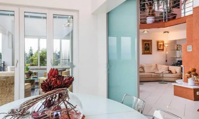 Недвижимость Четырехкомнатная квартира: 13