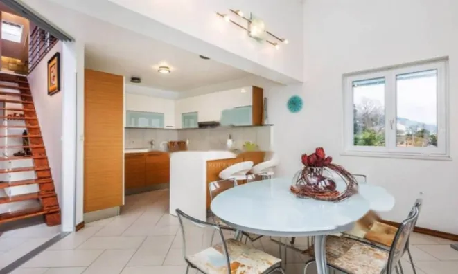 Недвижимость Четырехкомнатная квартира: 15