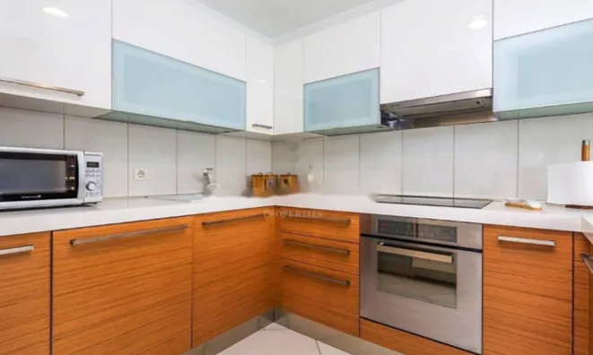 Недвижимость Четырехкомнатная квартира: 17