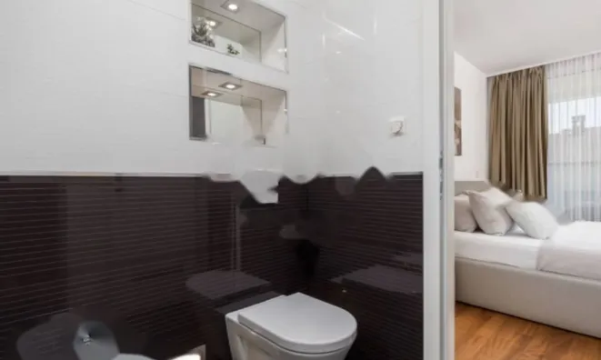 Недвижимость Трехкомнатная квартира в центре: 23