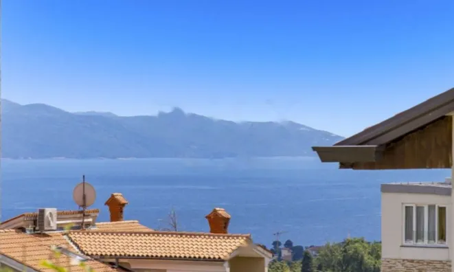 Недвижимость Трехкомнатная квартира Центр: 4