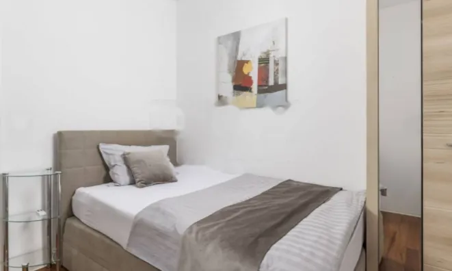 Недвижимость Трехкомнатная квартира Центр: 22