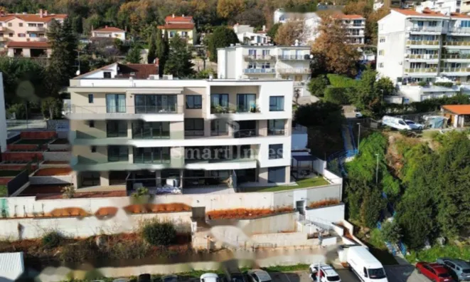 Недвижимость Четырёхкомнатная квартира, Опатия: 8