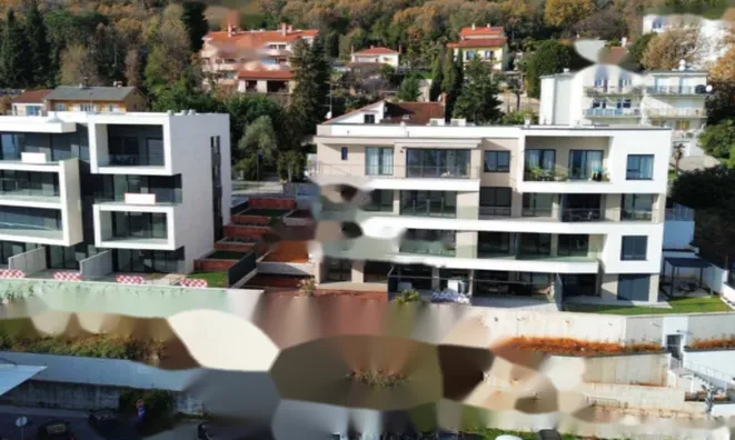 Недвижимость Четырёхкомнатная квартира, Опатия: 9