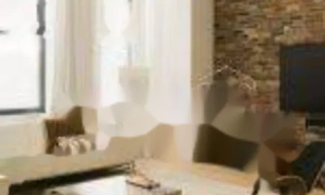 Недвижимость Трехкомнатная квартира в центре: 3