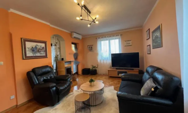 Недвижимость Четырехкомнатная квартира Центр: 2