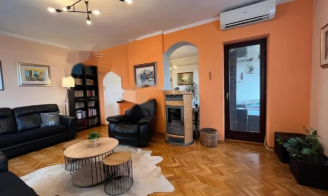 Недвижимость Четырехкомнатная квартира Центр: 3