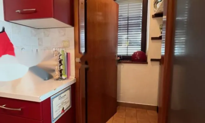 Недвижимость Четырехкомнатная квартира Центр: 15