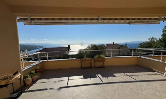 Недвижимость Двухкомнатная квартира в центре: 2