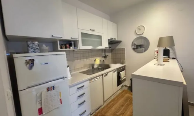 Недвижимость Двухкомнатная квартира в центре: 9