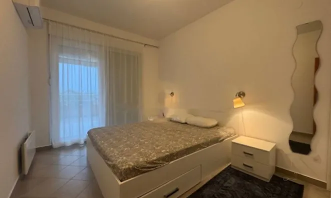 Недвижимость Двухкомнатная квартира в центре: 12