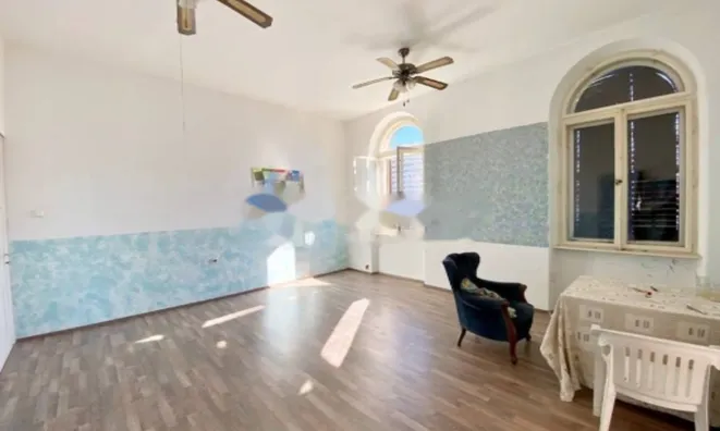 Недвижимость Трёхкомнатная квартира, центр: 7