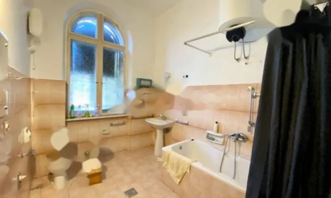 Недвижимость Трёхкомнатная квартира, центр: 9