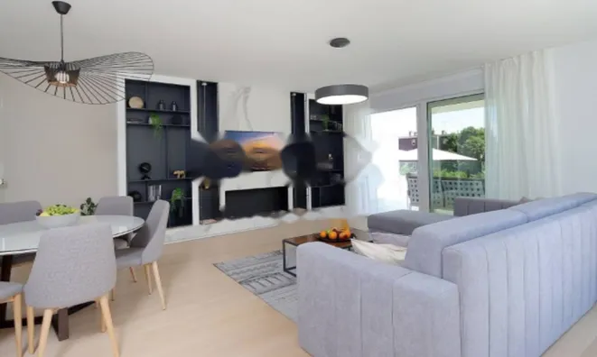 Недвижимость Трехкомнатный Квартира Центр: 3