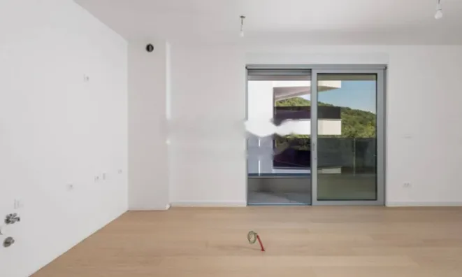 Недвижимость Трёхкомнатная квартира, Центр: 10