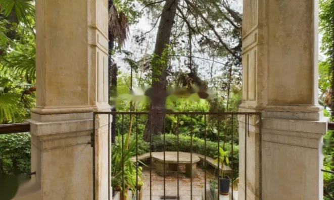 Недвижимость Четырехкомнатная квартира в центре: 5