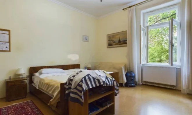 Недвижимость Четырехкомнатная квартира в центре: 14