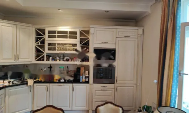 Недвижимость Трехкомнатная квартира Центр: 2