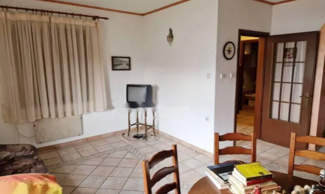 Недвижимость Двухкомнатная квартира в центре: 5