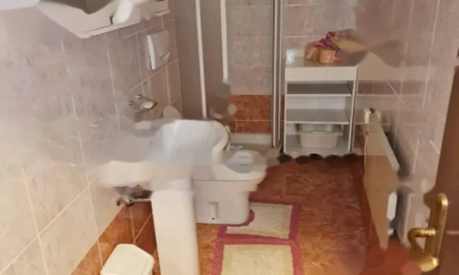 Недвижимость Двухкомнатная квартира в центре: 11