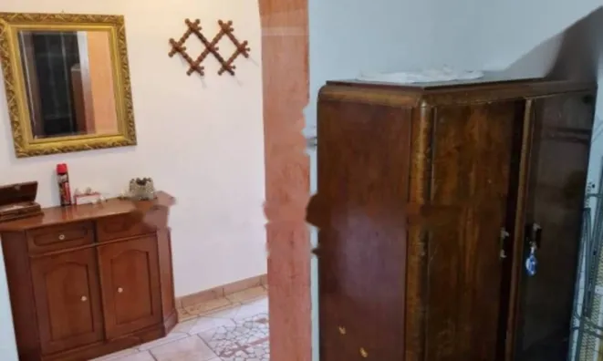 Недвижимость Двухкомнатная квартира в центре: 13