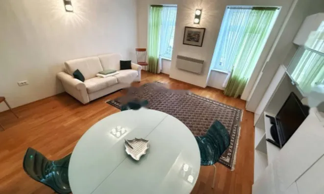 Недвижимость Двухкомнатная квартира, Центр: 1