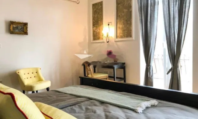 Недвижимость Трехкомнатная квартира в центре: 4