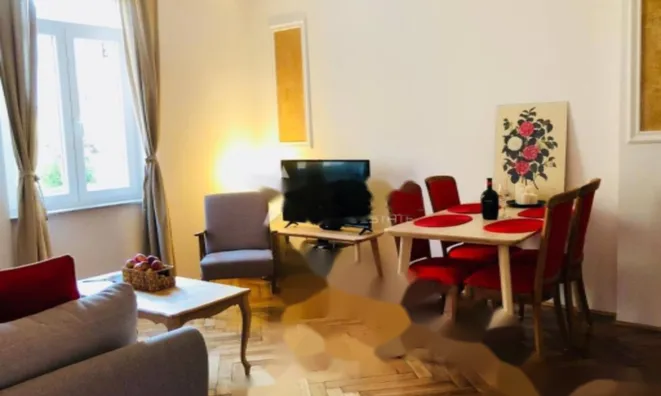 Недвижимость Трехкомнатная квартира в центре: 18