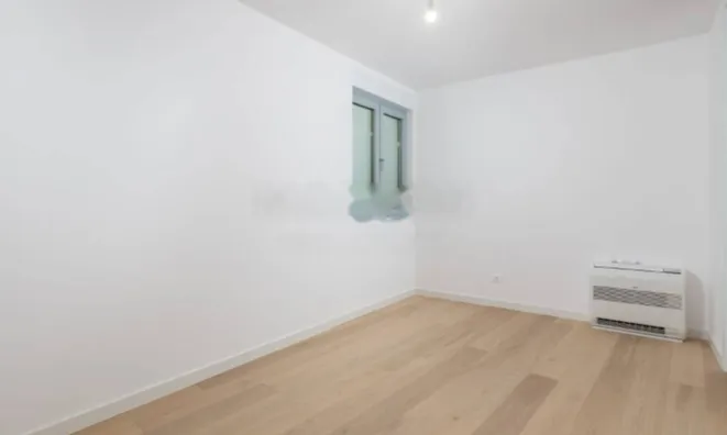 Недвижимость Двухкомнатная квартира, Центр: 8