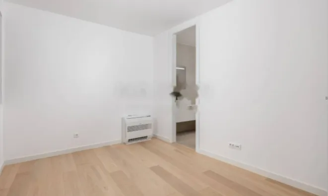 Недвижимость Двухкомнатная квартира, Центр: 9