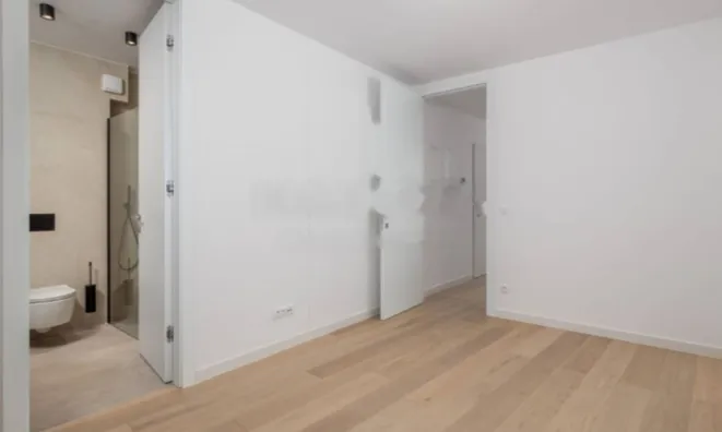 Недвижимость Двухкомнатная квартира, Центр: 10